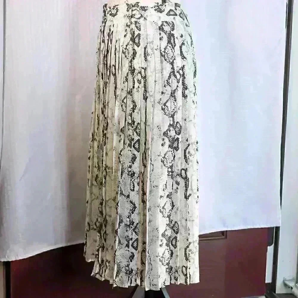 Laundry by Shelli Segal Size M midi white/snake print pleated skirt - Picture 7 of 12